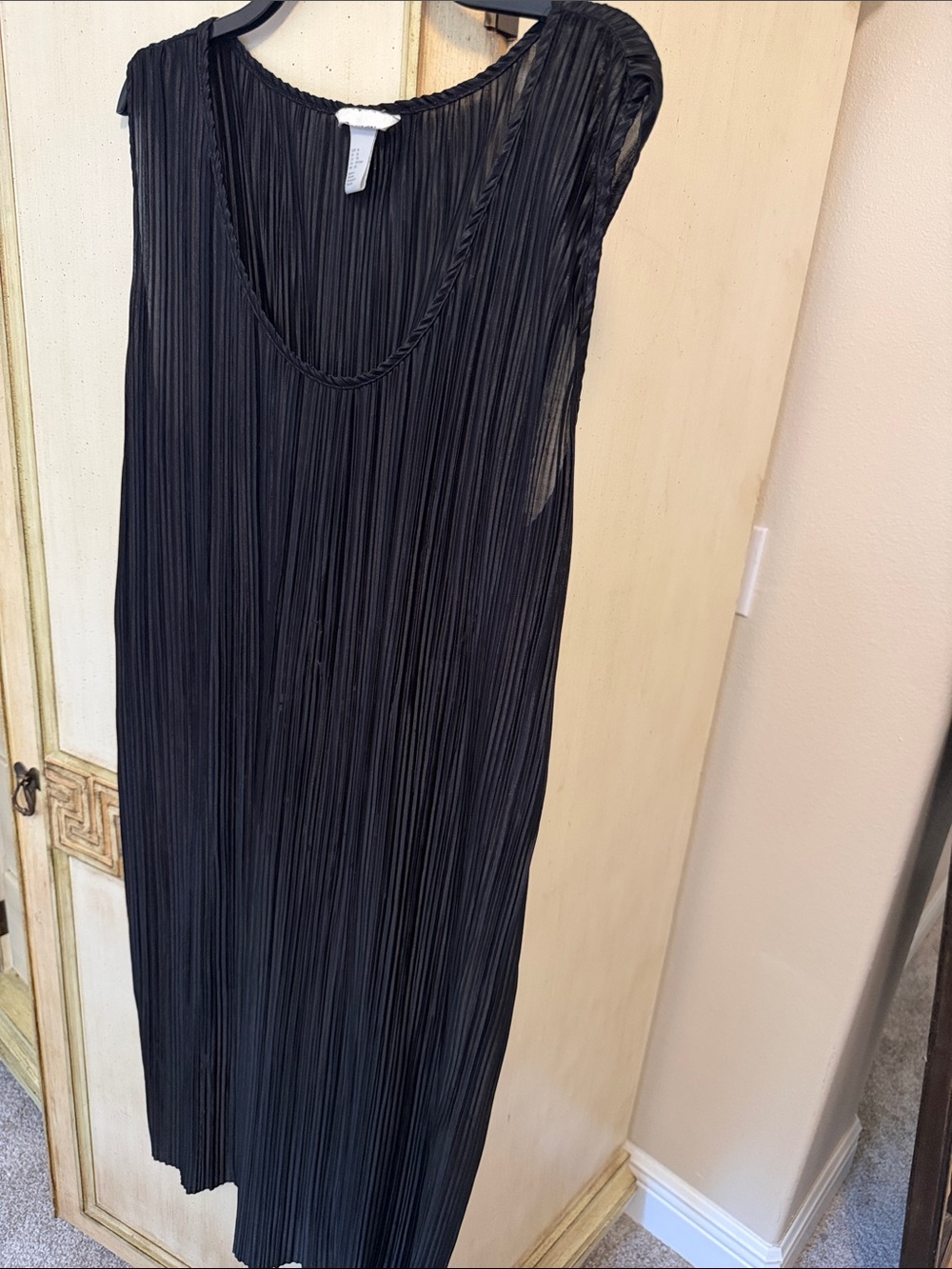 H&M Black Pleated Midi Dress with Scoop Neck